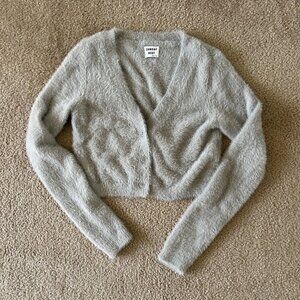 ARITZIA Sunday Best Fuzzy Cropped Gray Fitted V-Neck Cardigan S/XS